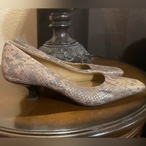 Donald J. Pliner Women's Snakeskin Heels - Tan